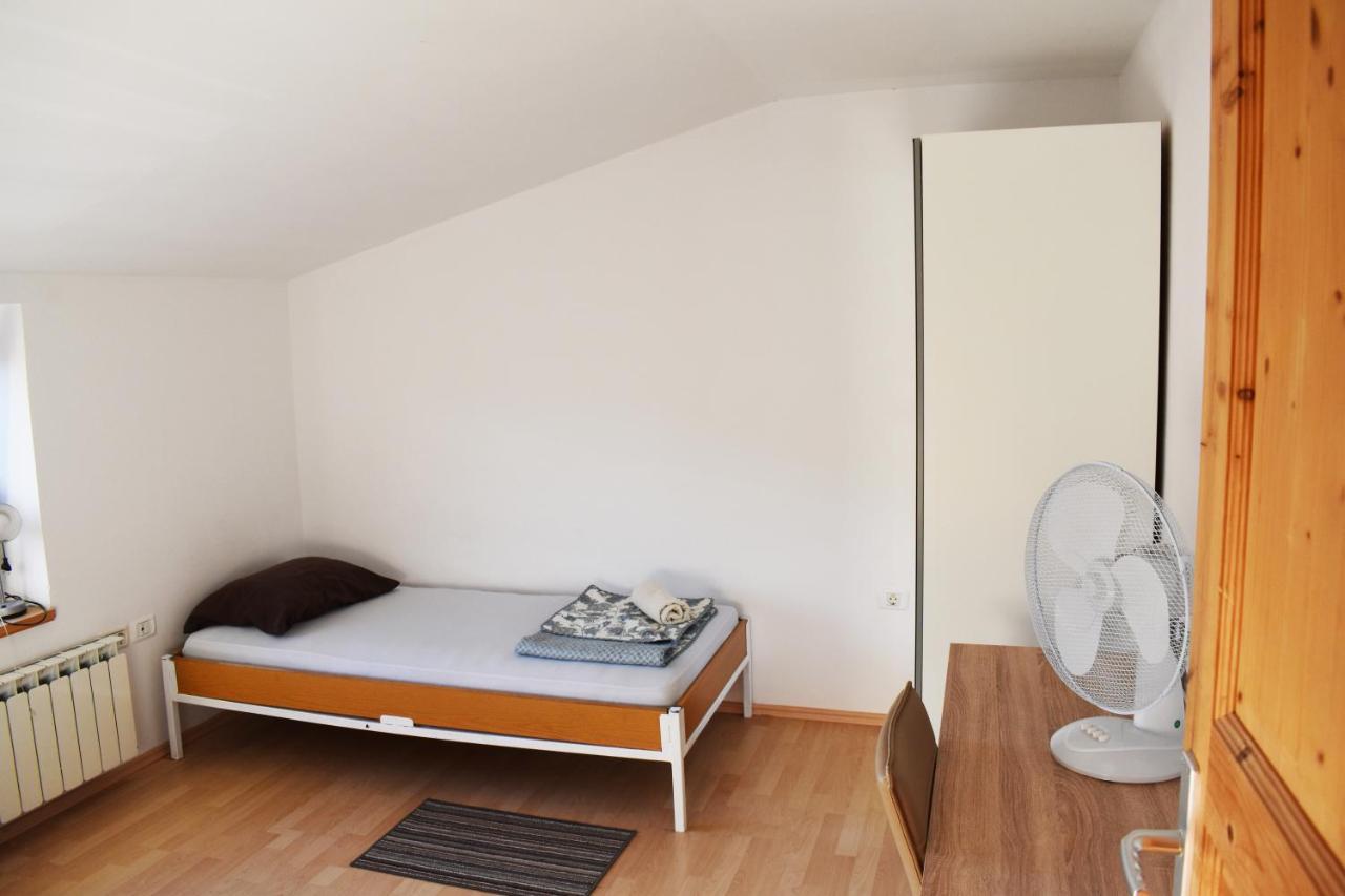 Rooms Busija Izola Bagian luar foto