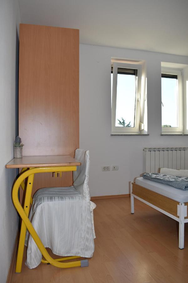 Rooms Busija Izola Bagian luar foto