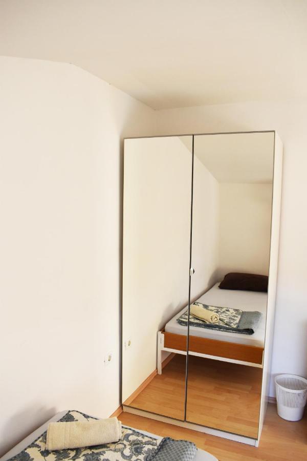 Rooms Busija Izola Bagian luar foto