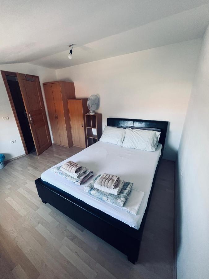 Rooms Busija Izola Bagian luar foto